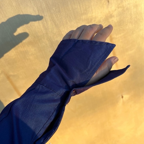 true vintage at last stretchy button up top in duochrome blue/purple medium - Picture 3 of 6